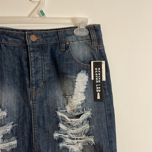 NWT Design Lab Jean Skirt 27 Mini Denim Dark Distressed Blue Classic Grunge Alt - Picture 5 of 14